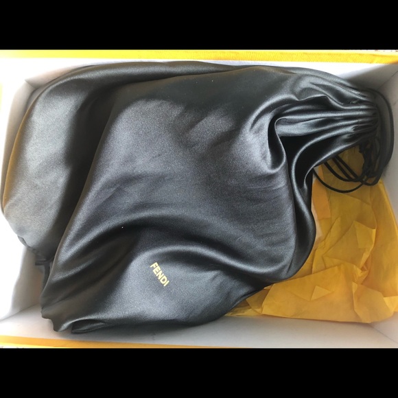 Fendi Heels size 36.5 - Picture 4 of 7